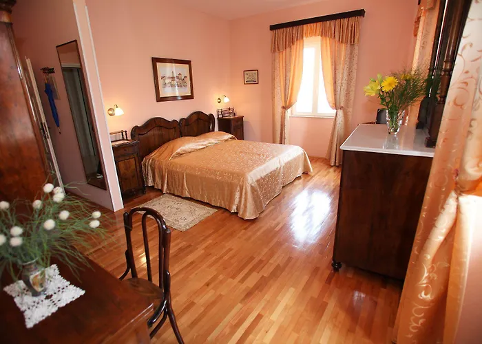 Moretti בית הארחה 4*